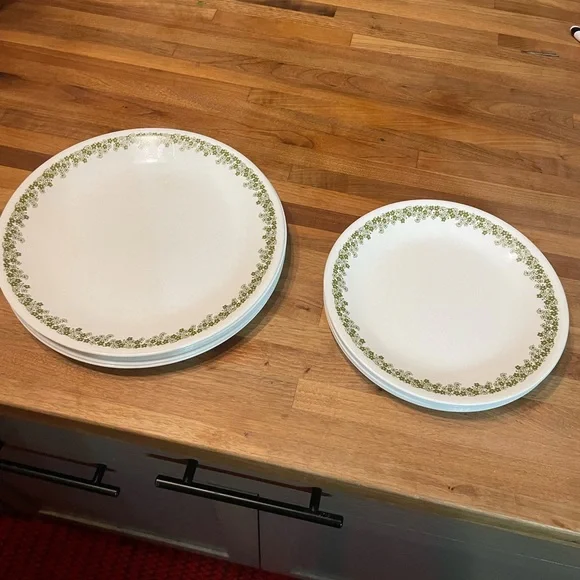 Floral Green and White Dinner Plate - Picture 2 of 2